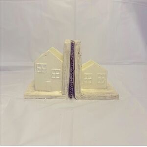 New still in wrapper 2 bookends